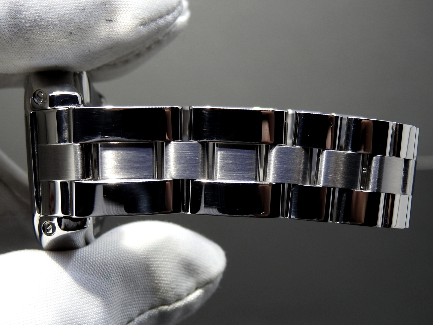 Cartier Mid-size Roadster 2675
